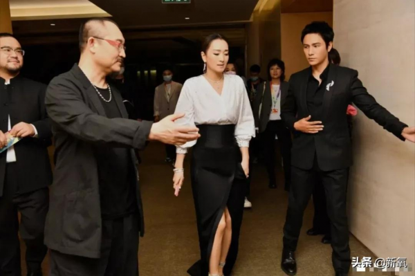 北影節閉幕式，鞏俐顏值太能打了