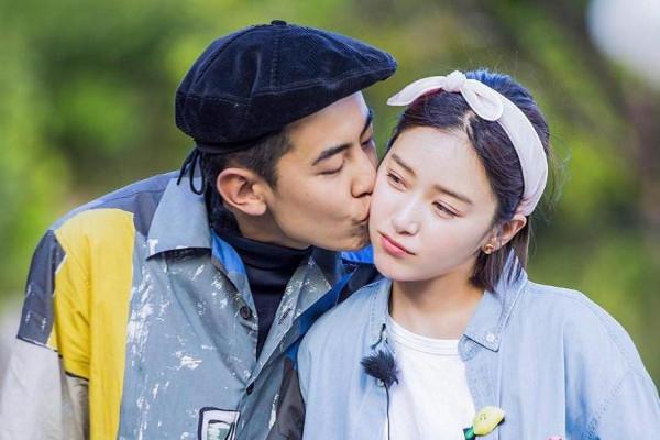 舊情人相見的名場面:鄧超郝蕾刻意避嫌,黃曉明李菲兒令人意外 舊情人相見的名場面:鄧超郝蕾刻意避嫌,黃曉明李菲兒令人意外