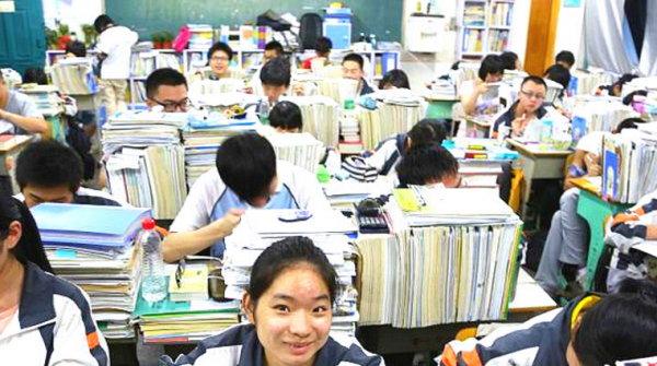 高中班主任“神吐槽”,7張書桌照片代表7種人生走向,你是哪種 高中班主任“神吐槽”,7張書桌照片代表7種人生走向,你是哪種