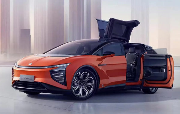 腳踏保時捷，拳打BBA，均價高達70萬的高合汽車還能撐多久？