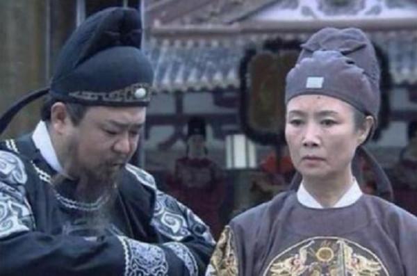 武則天夢到斷翼鸚鵡，命狄仁傑解夢，狄仁傑的回答讓女皇羞愧難當