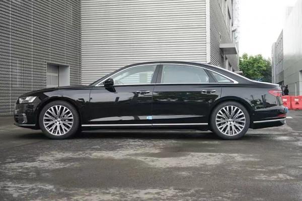 奧迪A8車門自動彈開怎麼回事？