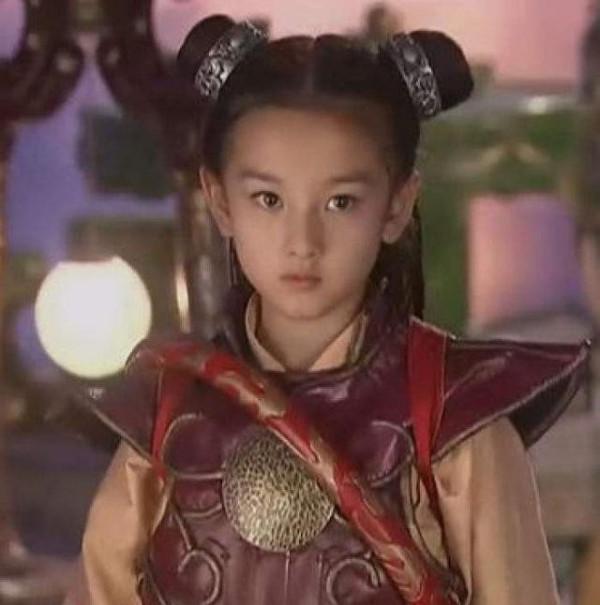 這6個明星明明是純天然，卻像極了整容臉，你看走眼幾個？