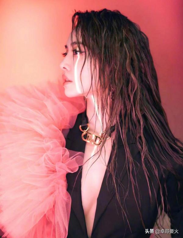 不愧是“亞洲第一”的女神，蔡依林一件土味西裝，都穿出了高階感