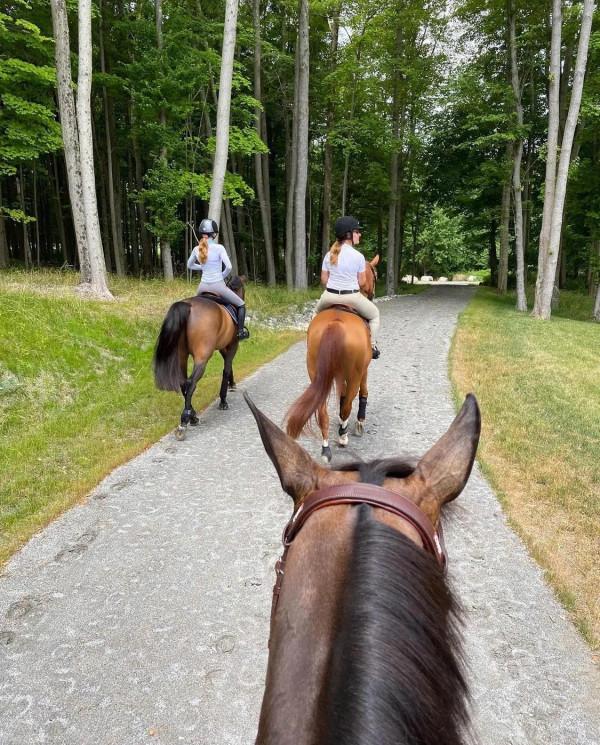蓋茨的女兒要嫁了!10億豪宅舉辦新娘送禮會,57歲的梅琳達心情靚 蓋茨的女兒要嫁了!10億豪宅舉辦新娘送禮會,57歲的梅琳達心情靚