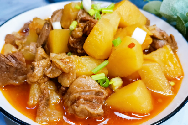 大雪過後，別管貧窮富有，多做這4鍋熱菜，好吃又實惠，你不學嗎?