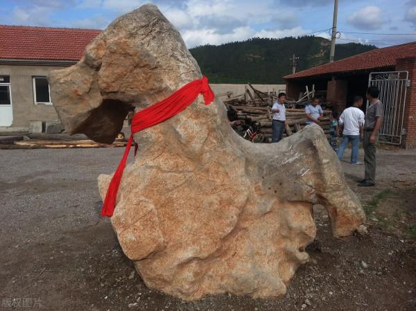 奇形怪狀的石頭