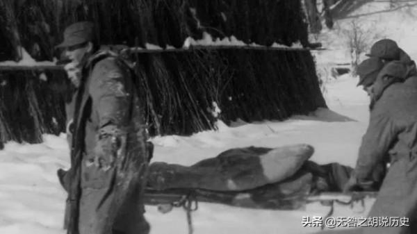 長津湖戰役後,打掃戰場時的經歷比戰鬥更殘酷,傷員自己往回爬 長津湖戰役後,打掃戰場時的經歷比戰鬥更殘酷,傷員自己往回爬