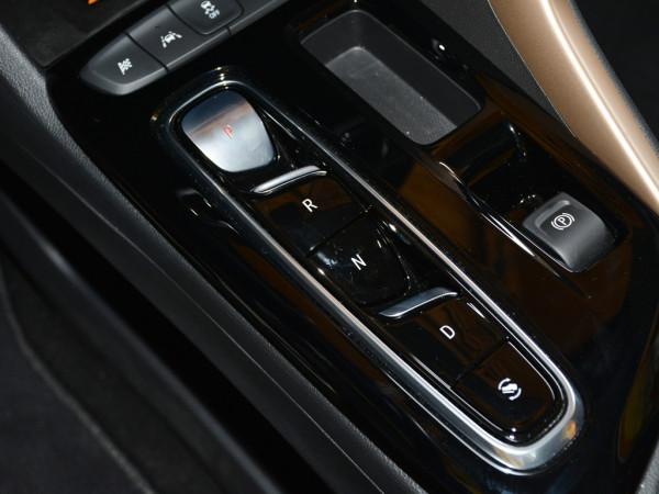 手握20萬，買什麼SUV好？領克02新能源和微藍7怎麼選擇才好？