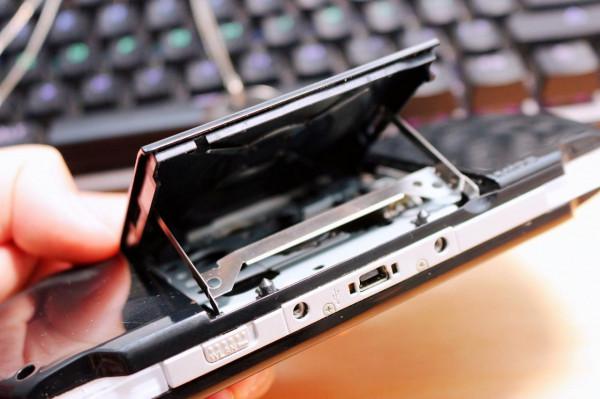 靚仔，你還記得當年的出街必備嗎？CD隨身聽、數碼相機、PSP