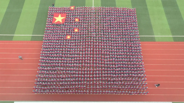 大圖直擊!長江大學軍訓曝光,各個高顏值!現場花式表演驚喜不斷 大圖直擊!長江大學軍訓曝光,各個高顏值!現場花式表演驚喜不斷