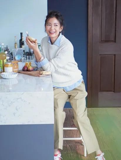 女人到了中年別穿那麼正式,今年流行“襯衣疊穿”,減齡又優雅 女人到了中年別穿那麼正式,今年流行“襯衣疊穿”,減齡又優雅