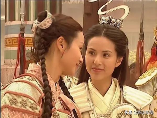 上戰場還濃妝豔抹,讓這6位女星告訴你,什麼叫女將軍形象 上戰場還濃妝豔抹,讓這6位女星告訴你,什麼叫女將軍形象