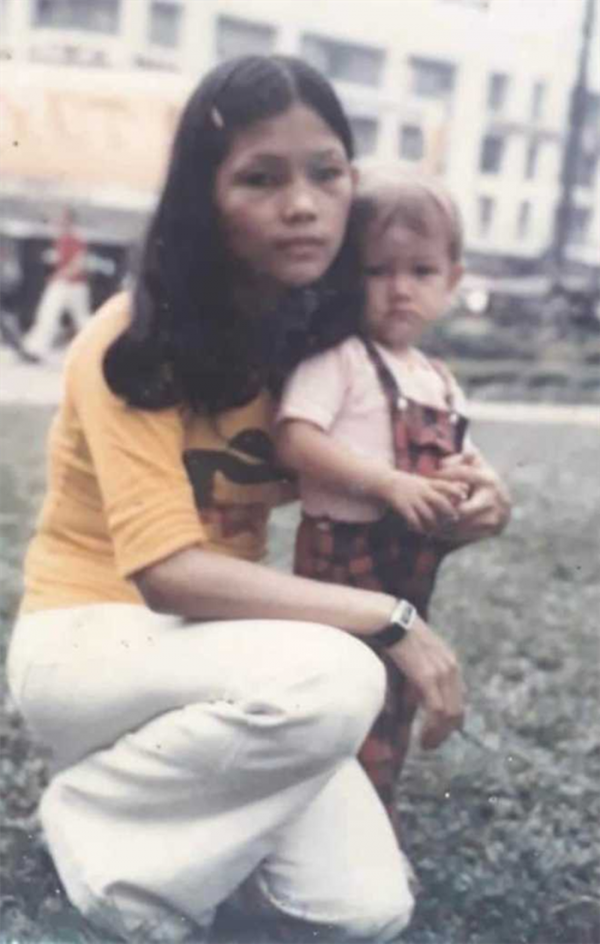 越戰時期，越南女子與美國士兵生下女兒，分離44年後母女終於重逢