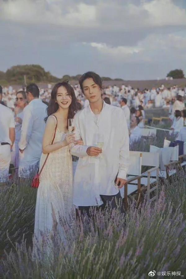 七年彈指一揮間，戚薇李承鉉早年結婚照流出，嫁給愛情的模樣