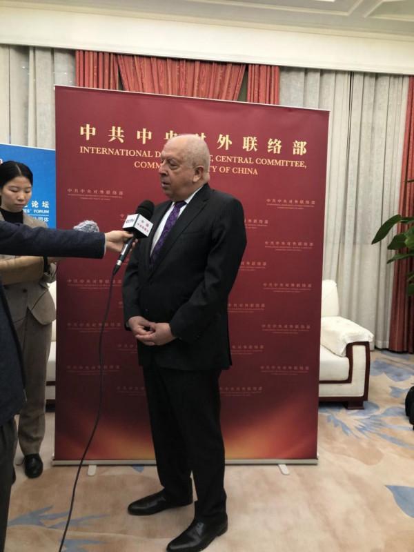 秘魯駐華大使克薩達：中國的一舉一動都值得觀察學習