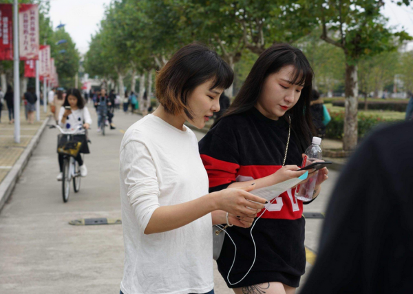 大學校園裡的“地下交易”，看似童叟無欺，實際上卻很影響未來