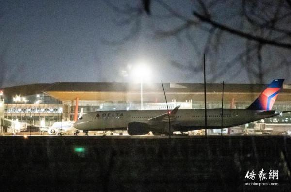 美國冬奧代表團乘“Delta”包機抵達北京 美國冬奧代表團乘“Delta”包機抵達北京