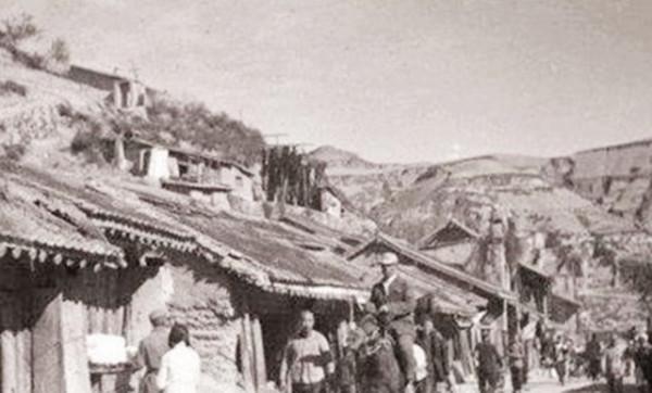 2002年女子整理養父遺物,一封血書揭開身世之謎:生父母是大英雄 2002年女子整理養父遺物,一封血書揭開身世之謎:生父母是大英雄