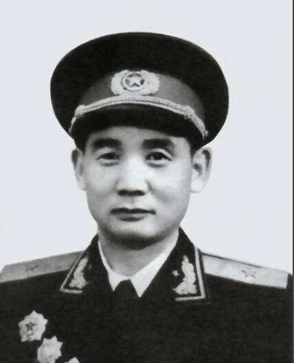 1985年百萬大裁軍，鐵道兵司令不同意，鄧公：頭頭不通調頭頭