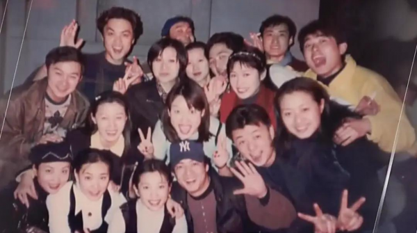 “可雲”徐露：當紅時隱退，嫁大7歲老公，46歲和17歲女兒似姐妹