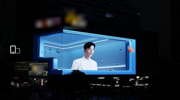 金主霸霸是承包了這塊大屏嗎？