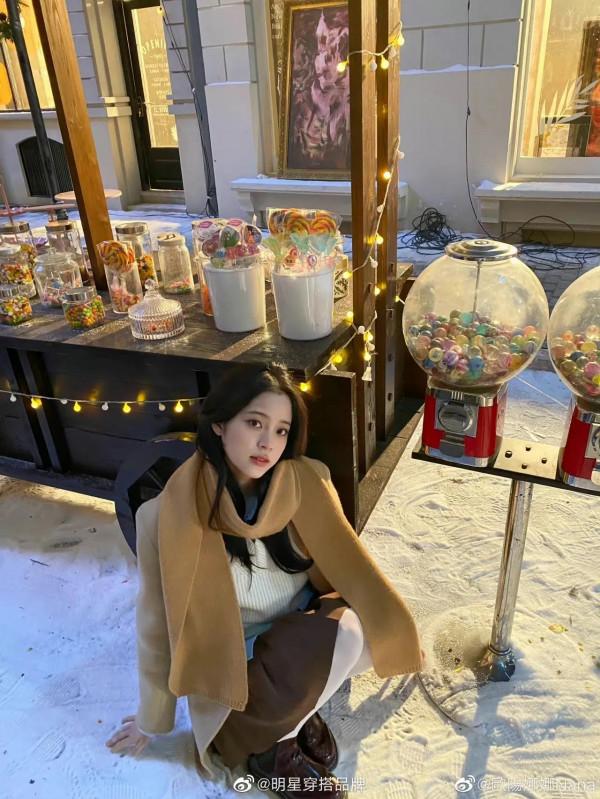 楊冪，迪麗熱巴，趙露思，歐陽娜娜等明星的穿搭，你們更喜歡誰呢