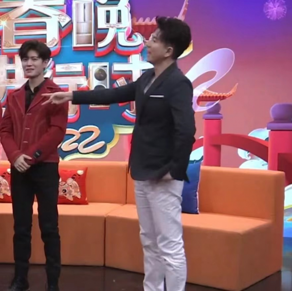 《春晚進行時》宋茜穿萬元外套，趙麗穎卡粉，任嘉倫百元外套獲贊
