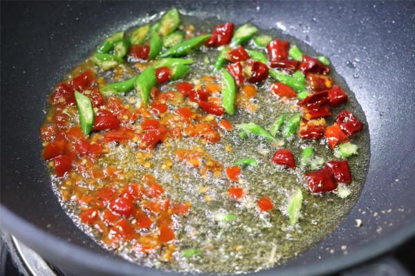 在家炒金針菇,記得多加1步,鮮味一下出來了,金針菇更香更好吃 在家炒金針菇,記得多加1步,鮮味一下出來了,金針菇更香更好吃