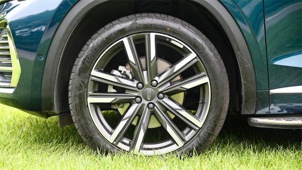 15萬的吉利星越L,真能開出30萬質感? 15萬的吉利星越L,真能開出30萬質感?