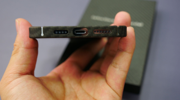 超薄還是要看凱夫拉芳綸，薄到極致手感好蘋果13proMax