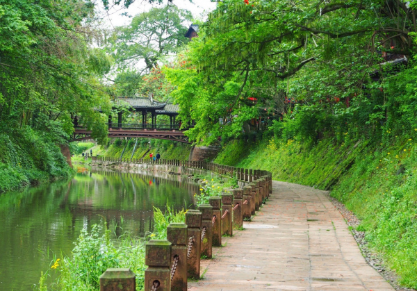 春日旅行約起來！來四川這座免費古鎮，感受“煙雨柳江”