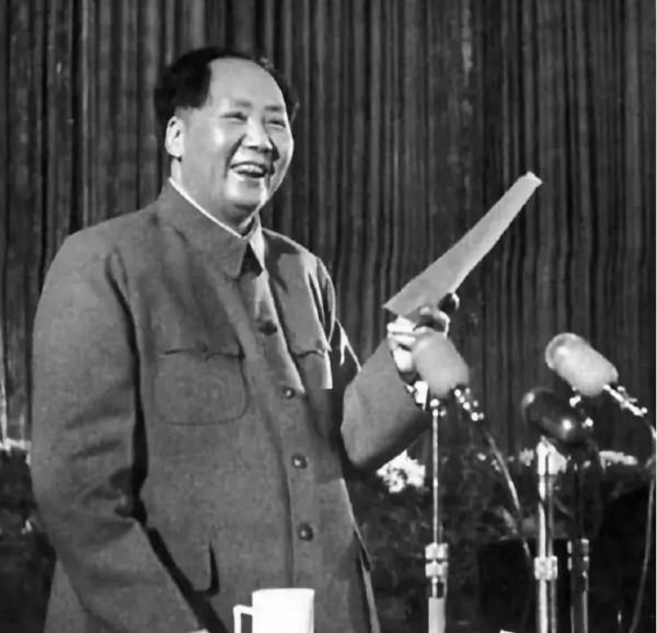 如何保護毛主席遺容的光輝形象？電影廠職工出一方法，沿用至今