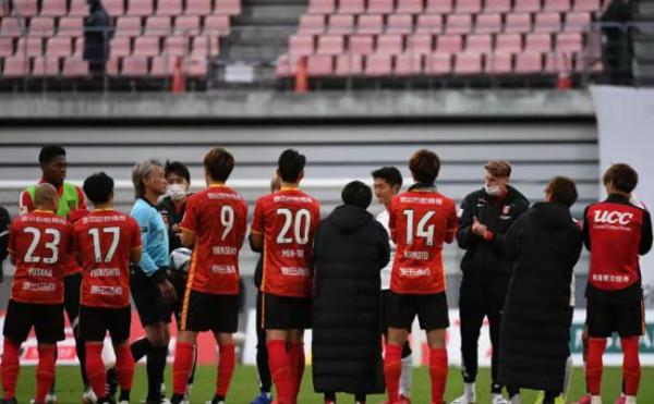 封存球衣、列隊歡送，武漢隊姚翰林，怎成了中國足球第一人？