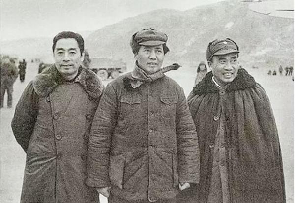 1954年,毛主席為什麼要決策成立新疆生產建設兵團? 1954年,毛主席為什麼要決策成立新疆生產建設兵團?