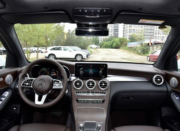 賓士GLC開出去有面子,最高優惠7.35萬元,你會選擇購買嗎? 賓士GLC開出去有面子,最高優惠7.35萬元,你會選擇購買嗎?