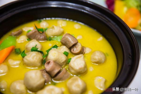 蘇州朋友五星酒店請吃飯,上一條魚竟沒去魚鱗,服務員:正常吃法 蘇州朋友五星酒店請吃飯,上一條魚竟沒去魚鱗,服務員:正常吃法