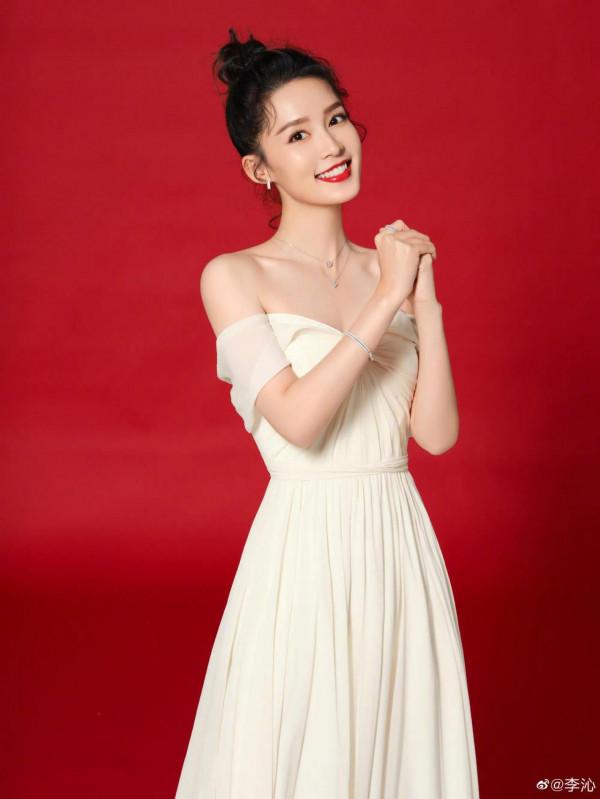 盤點女明星的新年照片②李沁佟麗婭王鷗金晨舒淇&hellip;