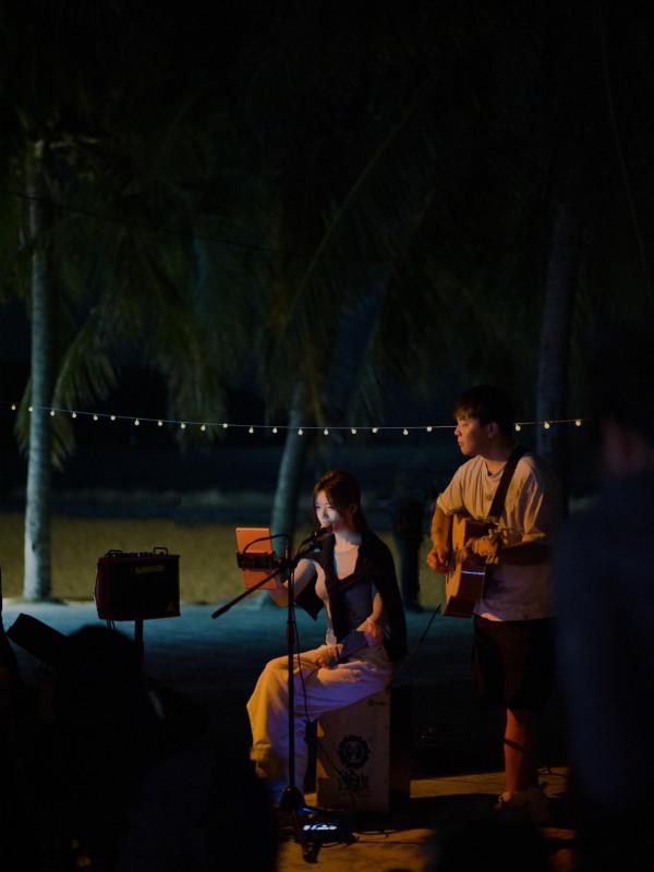 2&period;15美圖：楊冪、蔡徐坤、楊紫、李易峰、劉亦菲、劉詩詩、景甜