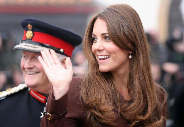 95歲英女王思慮周全，將古董如數傳給凱特，卡米拉終究只是局外人