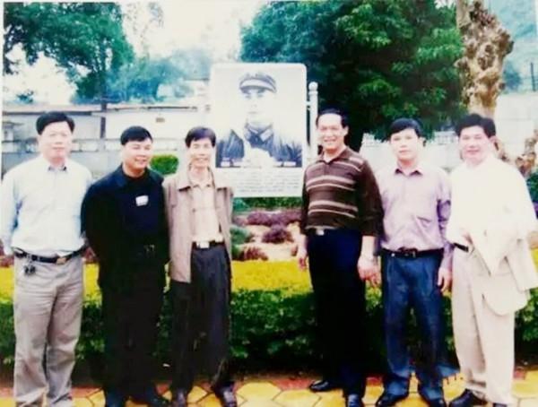 對越自衛反擊戰：“黃繼光式的戰鬥英雄”楊朝芬，轉業之後怎樣了