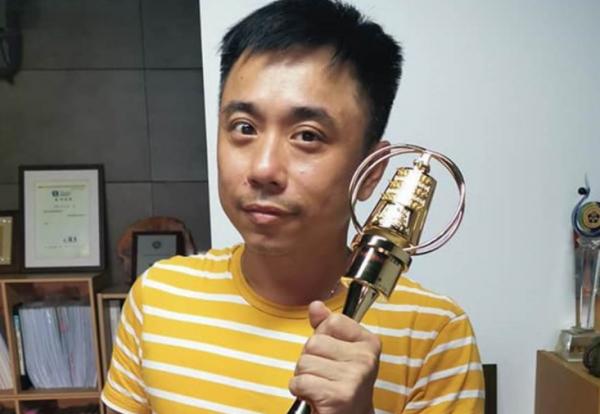 41歲小彬彬曝近況，曾破產靠兒子出道拍戲養活，現月入6位數逆襲