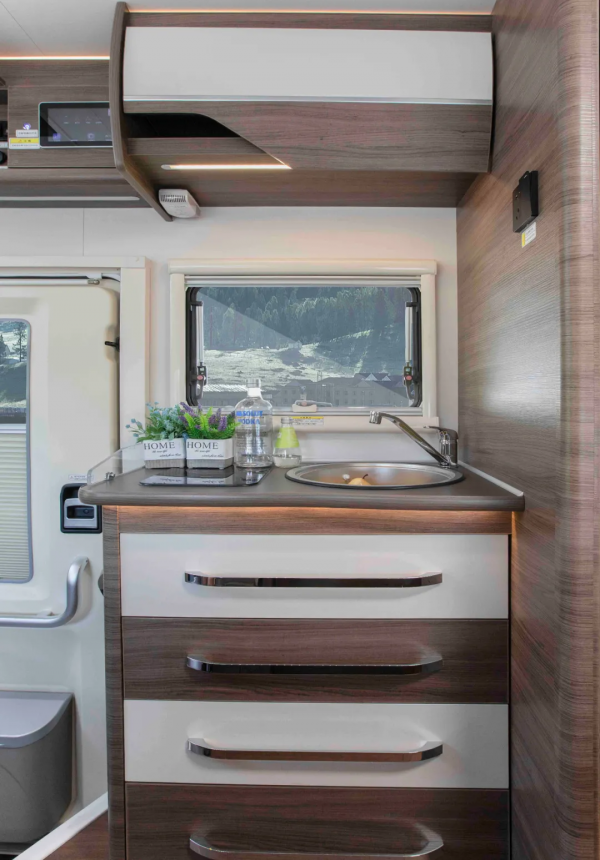 金冠賓歌CD500 依維柯底盤 高顏值無拓展 旅行配置已安排妥當