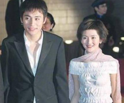 明明曾經相愛,最後卻還是分開!這5對明星,個個都是“意難平” 明明曾經相愛,最後卻還是分開!這5對明星,個個都是“意難平”