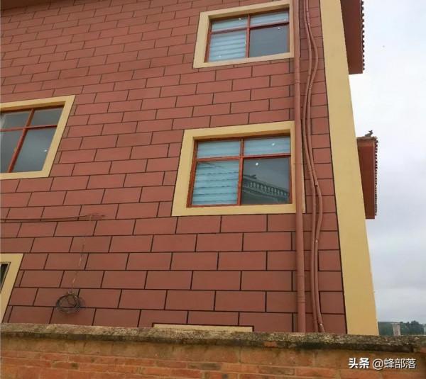 現在農村外牆為何多采用噴真石漆處理?5個原因使瓷磚不再是首選 現在農村外牆為何多采用噴真石漆處理?5個原因使瓷磚不再是首選