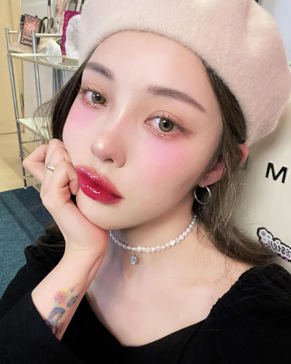 ​全網尬吹的e-girl妝容，勸你別跟風