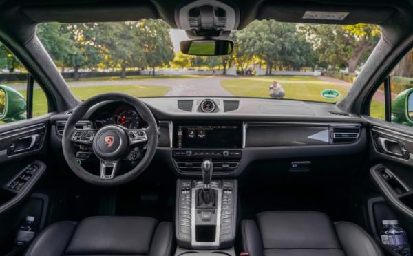 保時捷Macan對比路虎攬勝星脈,豪華中型SUV誰更優? 保時捷Macan對比路虎攬勝星脈,豪華中型SUV誰更優?