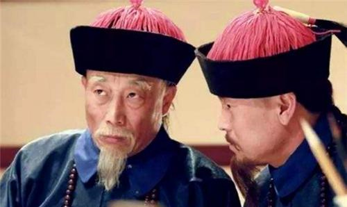 清朝三眼花翎有多珍貴？200多年來僅8人擁有，連和珅都沒資格