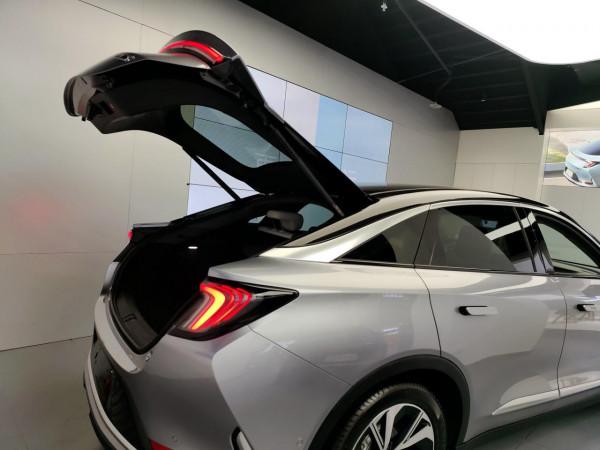 NEDC 708超長真續航 極狐阿爾法S實拍 內飾大屏夠搶眼 NEDC 708超長真續航 極狐阿爾法S實拍 內飾大屏夠搶眼