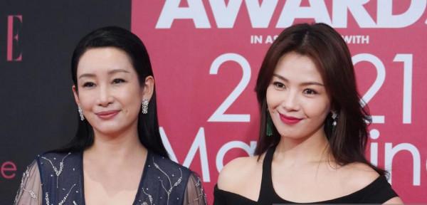 紅毯生圖，娜扎面板細膩狀態驚豔，張嘉倪全身化妝背後脫妝露bug